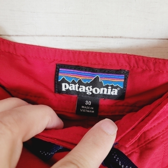 PATAGONIA HYBRID BOARD SHORTS IN RED, SZ 30 - Picture 5 of 9